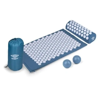 Abbildung von Umbro Akupressurmatte Massagematte mit Kissen Nagelbrett 71x42 cm Akupunktur Matte Inkl. 2x Trigger Point Ball &amp; Tragetasche