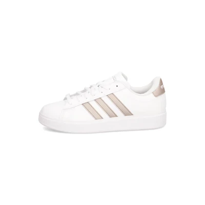 Abbildung von adidas Sportswear Sneaker »GRAND COURT CLOUDFOAM LIFESTYLE COMFORT«, Design auf den Spuren des Superstar