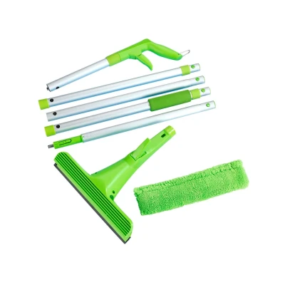 Abbildung von Maximex Extra langer Sprüh Fensterwischer bis 220 cm, ermöglicht Arbeitshöhe 420 Fenster Wischer mit 85 ml Wassertank, Gummilippe &amp; 27 cm Wischbereite