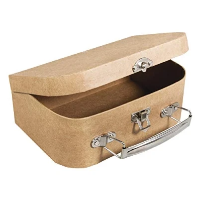 Abbildung von Rayher 67205000 18 x 12 6,5 cm, FSC zertifiziert, mit Metallgriff und Schnappverschluss, kleiner Koffer aus Pappmaché, Bastelkoffer, Utensilienkoffer, Pappmachébox, Natur