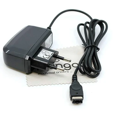 Abbildung von Ladegerät passend für Nintendo DS, Gameboy Advance SP Ladekabel Kabel Netzladegerät OTB mit mungoo Displayputztuch