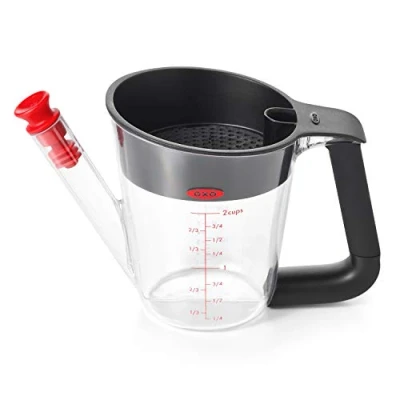 Abbildung von OXO Good Grips kleine Fett Trennkanne, 500 ml spülmaschinenfeste Soßenkanne für Bratensaft und mehr