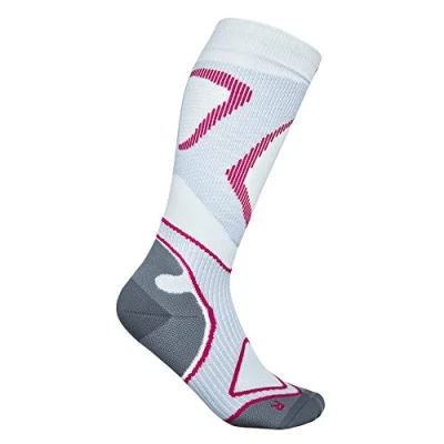 Abbildung von BAUERFEIND Laufsocken Run Performance Compression Socks, 1 Paar Sportsocken für Laufen &amp; Fitness, Kniestrümpfe Damen mit Targeted Zone