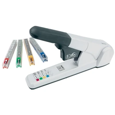 Abbildung von Leitz Block Heftgerät, Für 80 Blatt, Inkl. 4 Heftklammerkassetten, Ergonomisches Design, Silber, 55510084