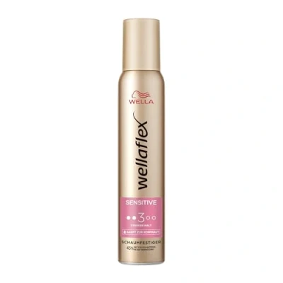 Abbildung von Wellaflex Schaumfestiger Sensitive Starker Halt parfümfreier Haarschaum für 24h flexiblen ohne Verkleben mit UV Schutz und Hair Taming Complex Macadamia Öl 200 ml