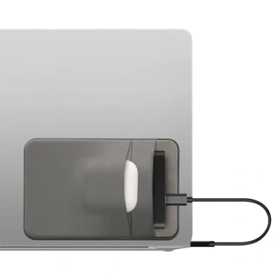 Abbildung von kwmobile Tasche kompatibel mit SanDisk Portable SSD, Samsung T7, Crucial X8, HDD Halterung für Externe SSD Festplatte 13x8cm Elastisches Case Hülle selbstklebend Grau