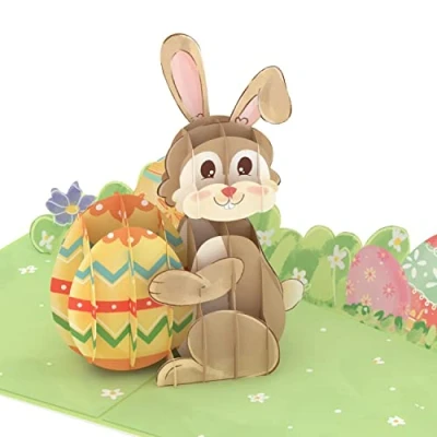 Abbildung von papercrush® Pop Up Karte Ostern „Osterhase mit buntem Osterei“ Lustige 3D Osterkarte für Geldgeschenke oder Gutschein Kinder (Junge &amp; Mädchen), Besondere Geschenkkarte Grußkarte zu