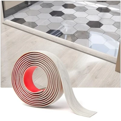 Abbildung von Art3d Selbstklebender Vinylbodenübergangsstreifen 1m Laminatbodenstreifen flacher Bodentrennstreifen zum Verbinden von Bodenlücken Teppichschwellenübergang Fliesenboden 122x4x0,3cm weiß gewaschen