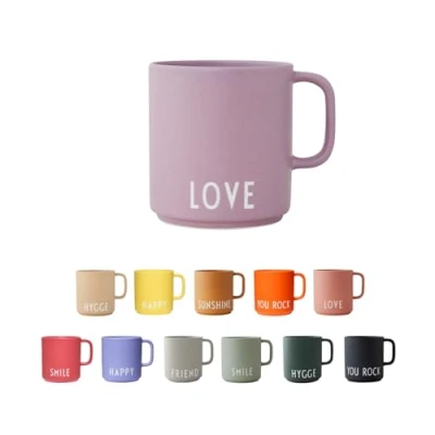Abbildung von Design Letters Kaffeebecher mit Henkel Ideal als Weihnachtsgeschenke für Frauen, Männer, Weihnachtsdeko, Tischdeko Lieblingsmensch Geschenk Porzellan Kaffeetasse Tasse Spruch LOVE 250 Ml