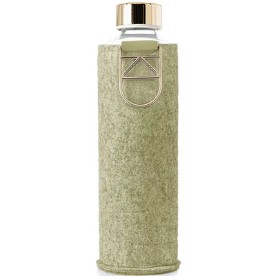 Abbildung von EQUA Trinkflasche Mismatch Pistachio 750 ml Glasflasche mit Schutzhülle Wasserflasche Filzhülle Designer aus Borosilikatglas 0,75 L, Beige, Pistazie