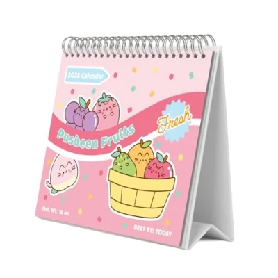Abbildung von Grupo Erik Kalender 2025 Tischkalender Pusheen Familienplaner zum Aufstellen 20 x 17 cm Jahreskalender Offizieller Hawaii Stuff Fanartikel