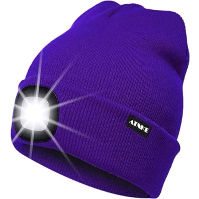Abbildung von ATNKE LED Beleuchtete Mütze,Wiederaufladbare USB Laufmütze mit Licht Extrem Heller 4 Lampe Winter Warme Stirnlampe für Herren und Damen Geschenke/Purple