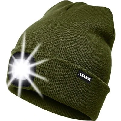 Abbildung von ATNKE LED Beleuchtete Mütze,Wiederaufladbare USB Laufmütze mit Licht Extrem Heller 4 Lampe Winter Warme Stirnlampe für Herren und Damen Geschenke/ArmyGreen
