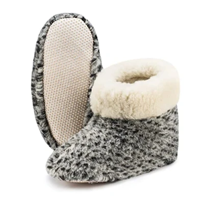 Abbildung von ESTRO Hausschuhe Herren Wollhausschuhe Damen Hüttenschuhe Wolle Warme Winter Winterhausschuhe Schafswolle OLE (45 EU, Wolke)