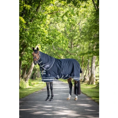 Abbildung von LeMieux Decke Arika Storm Tek Turnout 200g Navy 140/192