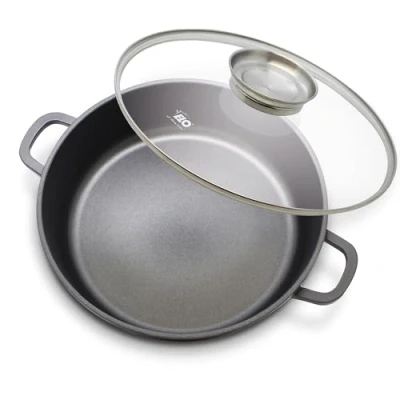 Abbildung von ELO Servierpfanne 28 cm Aluguss mit Glasdeckel Hochwertige Antihaft Pfanne PFAS frei Beschichtete Bratpfanne Induktion &amp; Aromaknopf