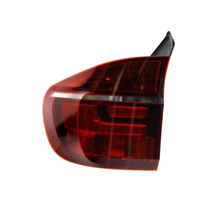 Abbildung von MAGNETI MARELLI 710815040015 Rückleuchte links äusserer Teil P21W, W16W mit Glühlampen BMW: X5