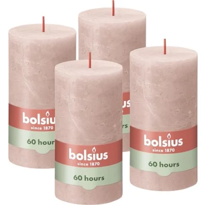 Abbildung von Bolsius Rustik Stumpenkerzen Hellrosa Set 4 Stück Dekorative Haushaltkerzen Länge Brenndauer 60 Stunden Unparfümierte Natürliches Pflanzenwachts Ohne Palmöl 13 x 7 cm