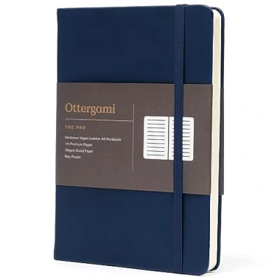 Abbildung von Ottergami Bullet Journal Notizbuch liniert Hochwertiges, dickes Papier mit 150 g/m² und 144 Seiten The Pro A5 lined Bulletjournal vorgedruckten Linien Veganer Ledereinband