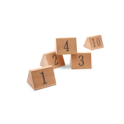 Abbildung von HENDI Tischnummern Aufsteller 1 bis 10 Holz set 55 x 48 44 mm Gastronomie Hochzeit, Tischaufsteller Tischschilder
