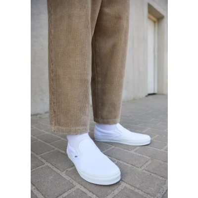 Abbildung von Vans UA Classic Slipon Slipper, Größe: 44, True white Textil