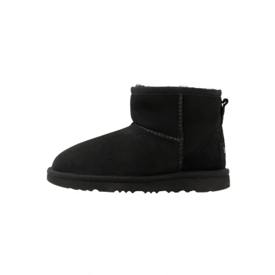 Abbildung von UGG Classic MINI II Stiefelette für Kinder, Größe: 32.5, Black Schuhe