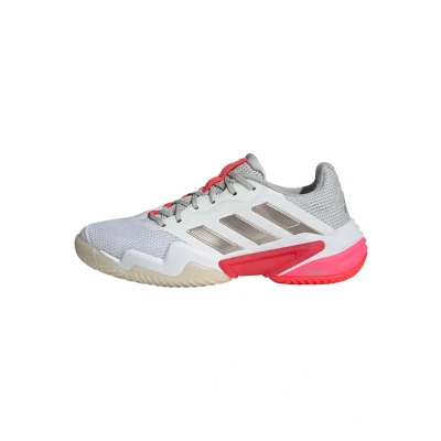 Abbildung von adidas Performance Barricade 13 Multicourt Tennisschuh cloud white champagne met. lucid red, Damen, Größe: 37 1/3 Schuhe