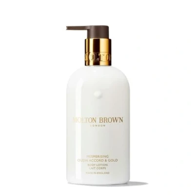 Abbildung von Molton Brown Mesmerising Oudh Accord Gold Bodylotion 300 ml