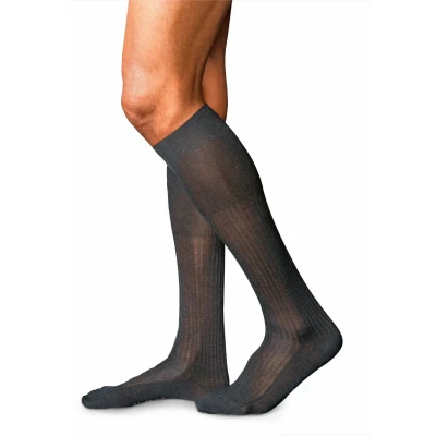 Abbildung von Falke NO. 10 PURE FIL D ́ÉCOSSE Luxury LINE Kniestrümpfe, Herren, Größe: 39/40, Anthracite mel