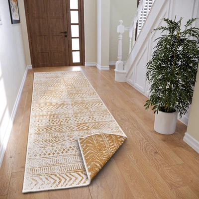 Abbildung von NORTHRUGS Biri In &amp; Outdoor Wendeteppich Flachgewebe, Boho Design, ÖKO TEX, Wetterfest UV beständig für Balkon, Terrasse, Garten Ocker, 80x350cm