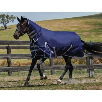 Abbildung von Weatherbeeta Lite Turnout Rug Plus Combo Neck Comfitec Essential 50g Navy/Silver/Red 125/175