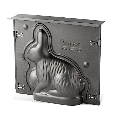Abbildung von Zenker Hasenbackform Oster Season 600 ml Füllvolumen 3D Kuchenform mit Antihaftbeschichtung Osterhase als Motiv zum backen Leckere Deko in Osterhasenform