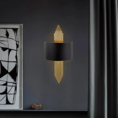 Abbildung von Wandleuchte Stäbchen Bogenreflektor Solaris 75 x 10 22 cm Metall Goldschwarz Menzzo