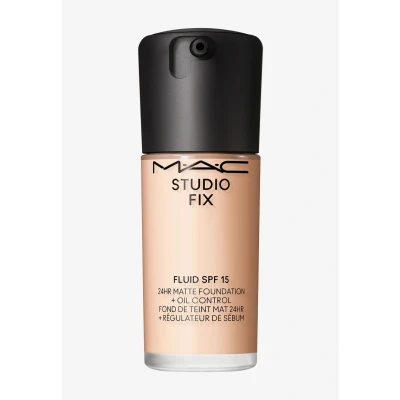Abbildung von MAC Studio FIX Fluid SPF15 Foundation, Größe: 30 ml, Nw10