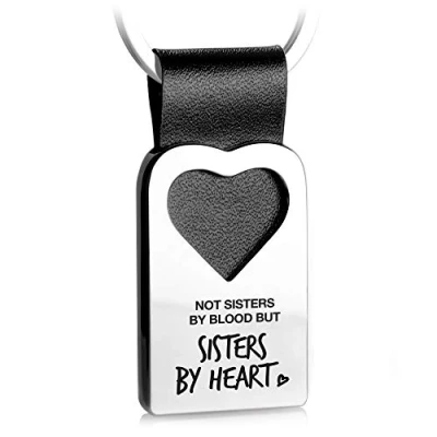 Abbildung von FABACH Herz Schlüsselanhänger mit Gravur aus Leder beste Freundin Geschenke Anhänger Best Friends Geschenk für zum Geburtstag Not sisters by blood but heart