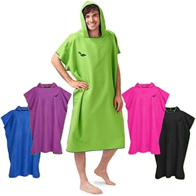 Abbildung von Fit Flip Surf Poncho Mikrofaser Umkleidehilfe Strand Badeponcho für Erwachsene Handtuch schnelltrocknend Strandponcho Surfer Surfponchos Ultraleicht (Größe L, Grün/Dunkelblau)