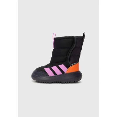 Abbildung von adidas Performance Winterplay Unisex Snowboot/Winterstiefel für Kinder, Größe: 22, Core black/purple burst/impact orange Schuhe