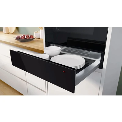 Abbildung von Bosch BIC7101B1, Serie 8 Wärmeschublade, 60 cm breit, 14 hoch, Schwarz, Warmhalten von Geschirr und Speisen, Temperatur Stufen 30 80 C, Sanft Garen, Platz für 64 Espresso Tassen oder 12 Teller
