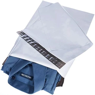 Abbildung von Switory 100 Stück Versandtaschen für Kleidung 30,5 x 39,5 cm Versandtüten mit starkem selbstklebendem Klebstoff Versand Tüte Weiß