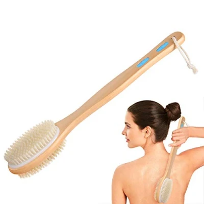 Abbildung von URAQT Rückenbürste Massagebürste Badebürsten, Doppelseitige Naturborsten Duschbürste Körperbürste Holz Schrubber mit Langem Stiel für Peeling Massage Verbessern die Durchblutung Cellulite