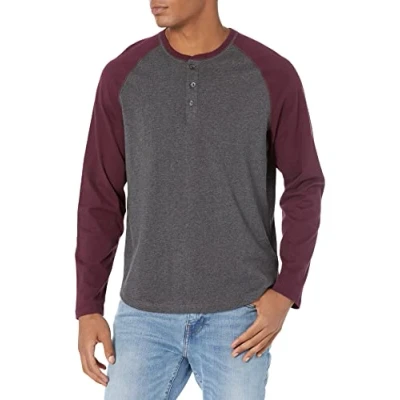 Abbildung von Amazon Essentials Herren Henley Shirt mit Langen Ärmeln und normaler Passform (erhältlich in Big &amp; Tall), Dunkelgrau Meliert/Maronibraun, S