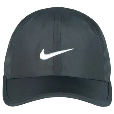 Abbildung von Nike Sportswear NAN Featherlight Unisex Cap für Kinder, Größe: 52 53.5, Black