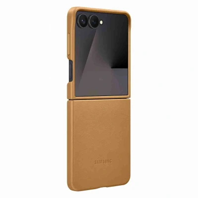 Abbildung von Samsung Galaxy Z Flip 7 Hülle Kunstleder Original Hard Case/Backcover Handyhülle Hellbraun