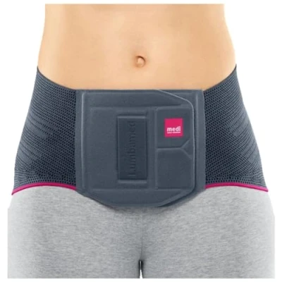 Abbildung von medi Lumbamed Plus Rückenbandage für Damen Lumbalstützorthese zur Stabilisierung mit Vario Flex Pelotte Farbe: Silber Größe: IV Feuchtigkeitsregulierend und Atmungsaktiv