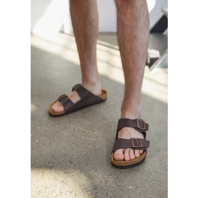 Abbildung von Birkenstock Arizona Narrow FIT Pantolette flach, Größe: 39, Dunkelbraun Schuhe