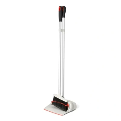 Abbildung von OXO Good Grips Upright Sweep Set INOXO.1335280ML, Inoxidable, weiß/schwarz, Aufrechter Kehrer