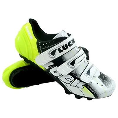 Abbildung von LUCK Extreme 3.0 MTB Fahrradschuhe, mit Carbon Sohle und dreifachem Klettverschlussriemen zusätzlich zur verstärkten Zehe.