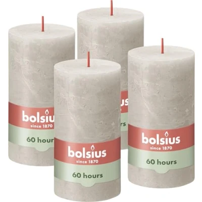 Abbildung von Bolsius Rustik Stumpenkerzen Hellgrau Set 4 Stück Dekorative Haushaltkerzen Länge Brenndauer 60 Stunden Unparfümierte Natürliches Pflanzenwachts Ohne Palmöl 13 x 7 cm