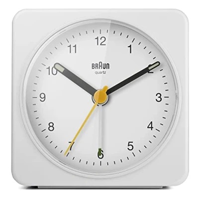 Abbildung von Braun Klassischer analoger Wecker Schlummerfunktion und Licht, ruhiges Quarzuhrwerk, Crescendo Alarm, weißes Modell BC03W