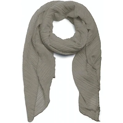 Abbildung von styleBREAKER Damen Schal Einfarbig mit fein gekreppter Oberfläche, leichtes Tuch, Plissee, Plissee Falten 01016107, Farbe:Grau